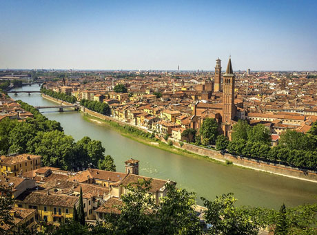 ヴェローナの街並み